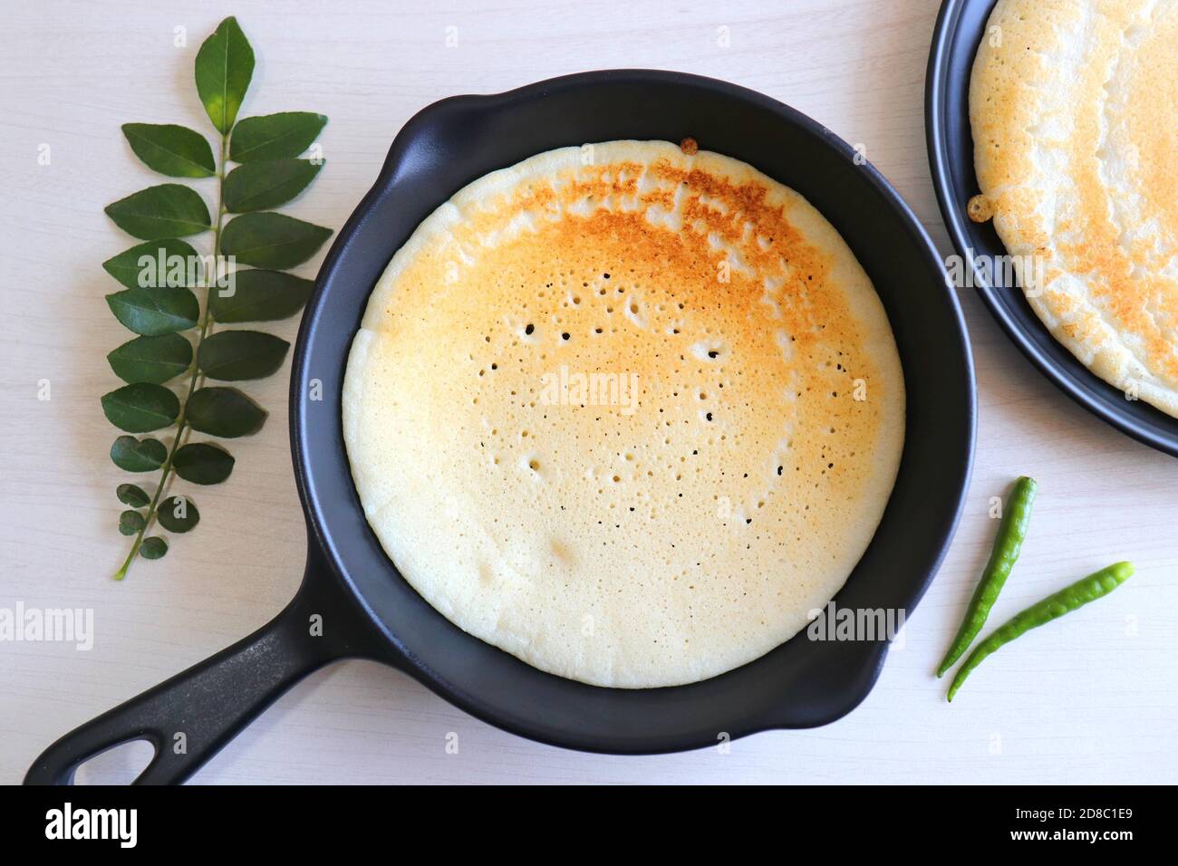 Malvani Amboli doux et spongieux. Il s'agit d'une préparation Konkani typique faite avec du riz et de la pâte fermentée à lentilles noires ou de lentilles de Urad dal. Dosa molle. Banque D'Images