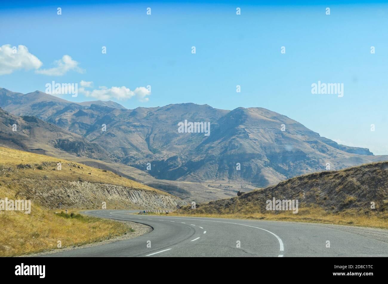 Stepanakert, Arménie. 14 septembre 2016. Le col de montagne le long du couloir de Lachin la seule entrée terrestre du Haut-Karabakh de l'Arménie propre et est vital pour les forces arméniennes de rester dans le contrôle du territoire.contesté entre l'Arménie et l'Azerbaïdjan après que les deux pays sont devenus indépendants en 1991 quand l'Union soviétique s'est effondrée, Le Haut-Karabakh est revendiqué pour des raisons historiques. Crédit : Edward Crawford/SOPA Images/ZUMA Wire/Alay Live News Banque D'Images