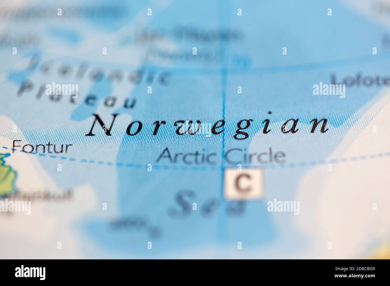 Faible profondeur de champ mise au point sur la carte géographique de Mer de Norvège au large de la côte de Norvège sur atlas Banque D'Images