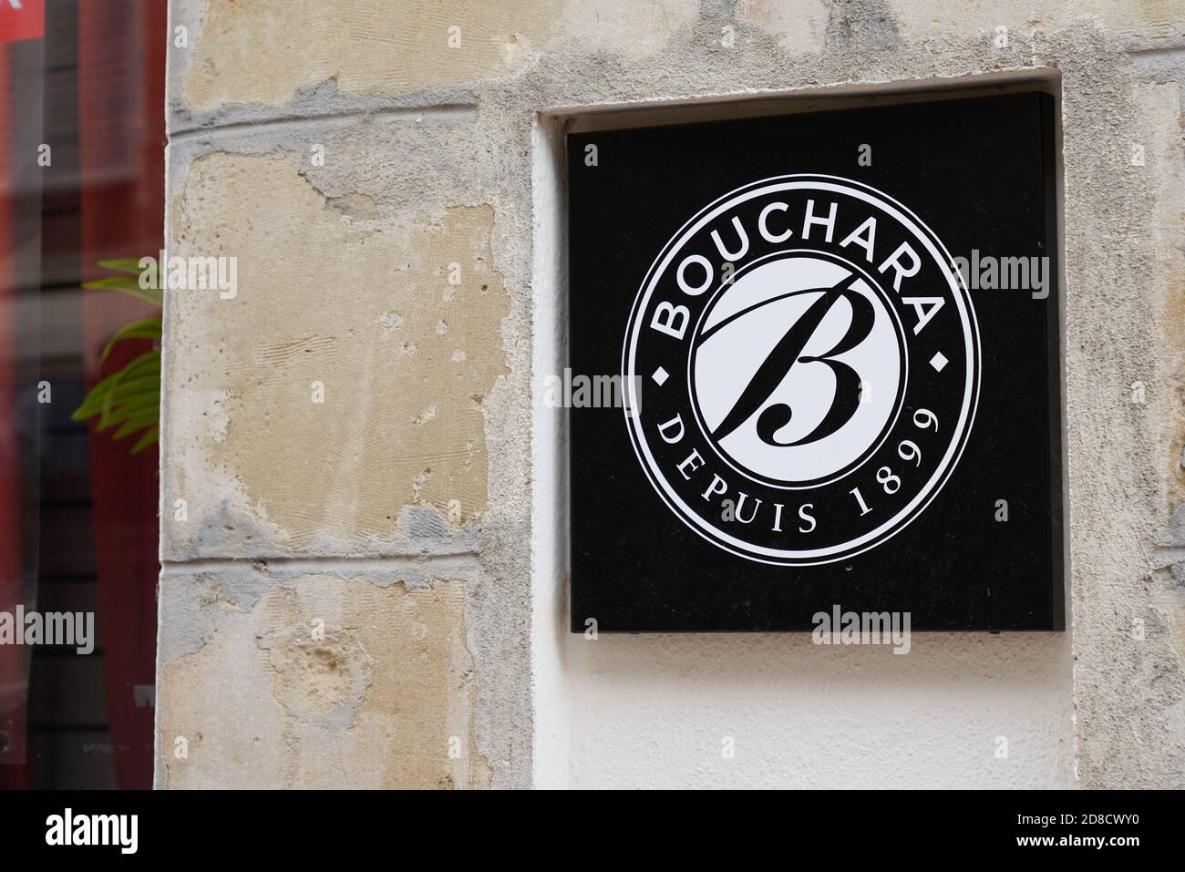Bordeaux , Aquitaine / France - 10 20 2020 : logo Bouchara et texte signe  avant de magasin entreprise de fabrication de maison textiles décoration  boutique Photo Stock - Alamy