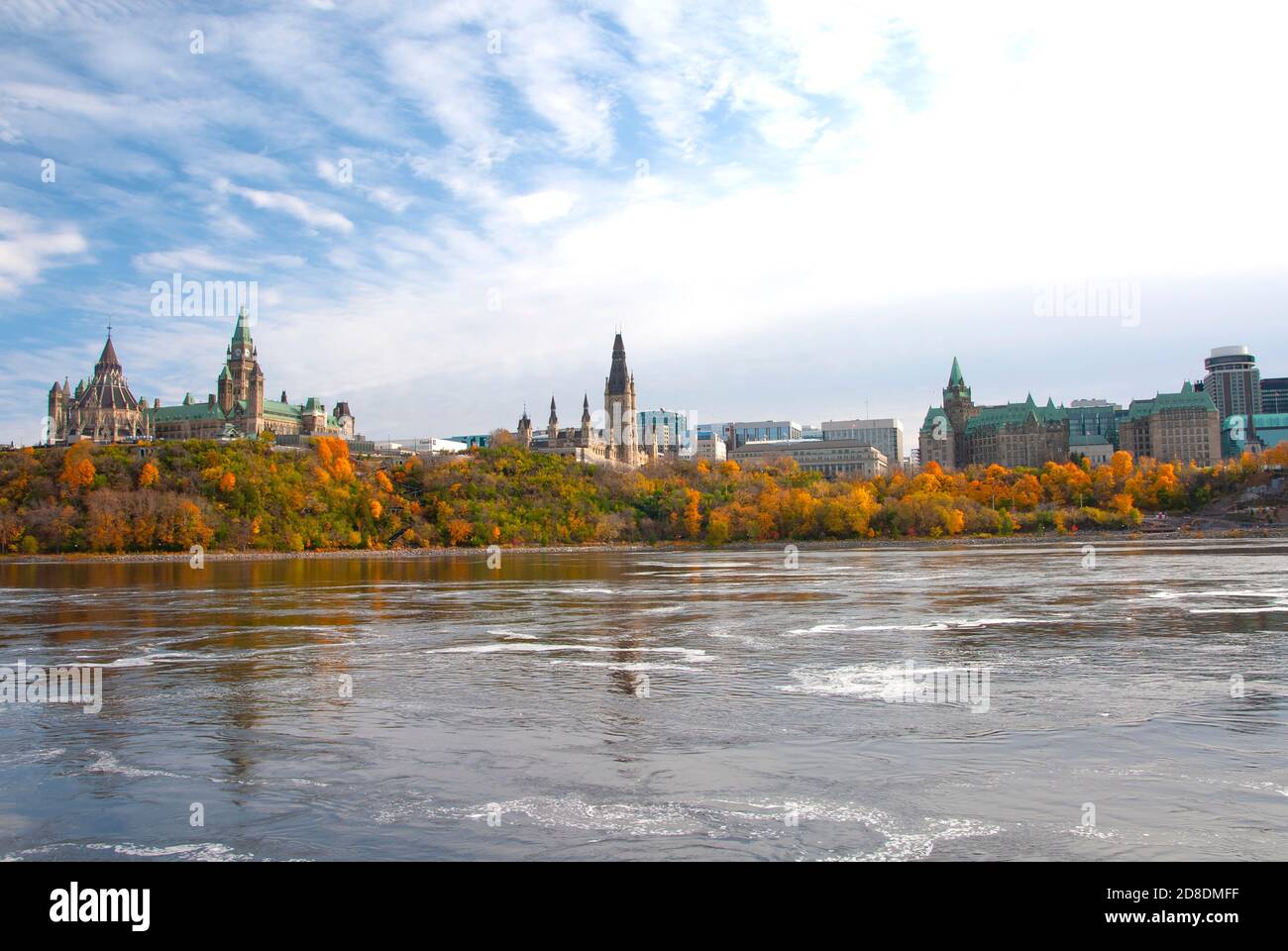 L'édifice du Parlement et la rivière des Outaouais, Ottawa (Ontario), Canada Banque D'Images