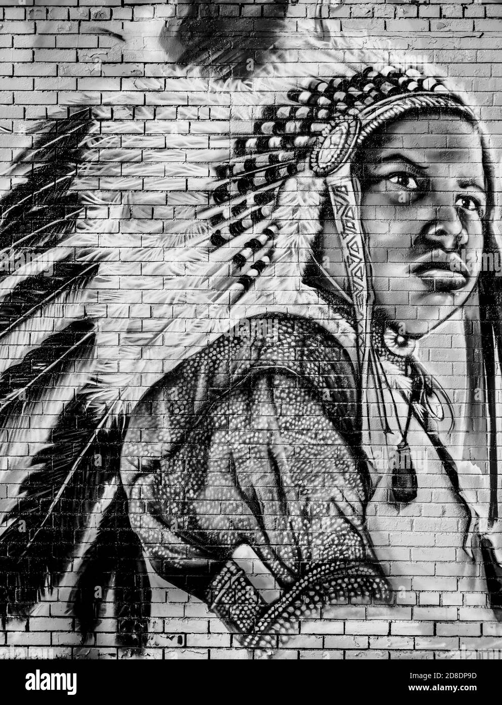 Peinture murale près du marché de l'est de Detroit avec des autochtones Le thème et la puissance américains Banque D'Images