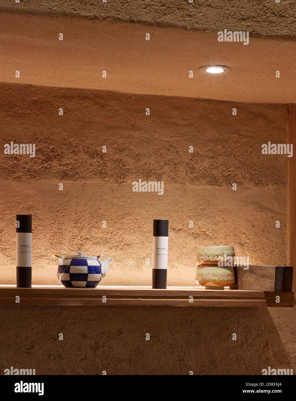 Intérieur du restaurant d'inspiration japonaise avec murs en argile biologique. Hébergement général, Misc, Royaume-Uni. Architecte : divers, 2020. Banque D'Images