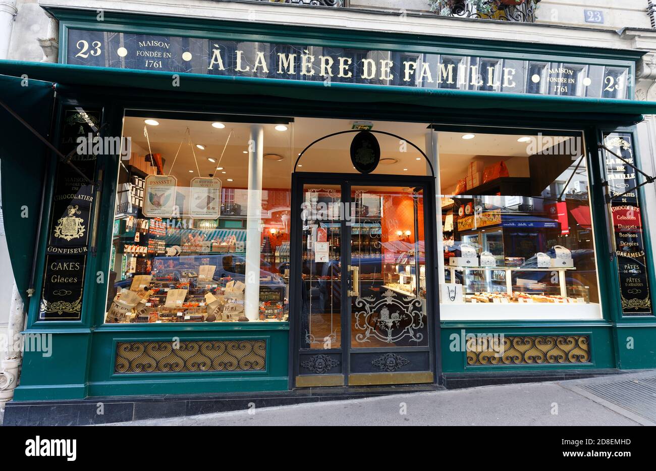 A la mere de famille est la plus ancienne chocolaterie de Paris. Le magasin a ouvert ses portes en 1761. Banque D'Images