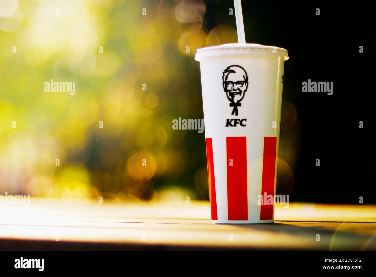 Tasse de cola kfc Banque de photographies et d'images à haute résolution -  Alamy