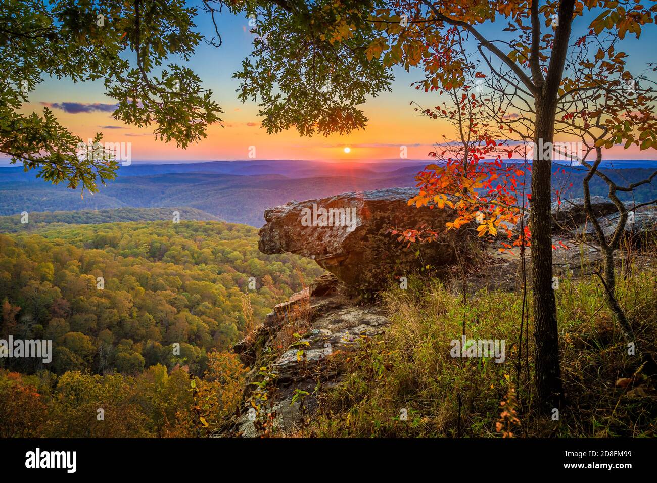 Terrain de jeux de White Rock Mountain dans la forêt nationale d'Ozark en Arkansas. Banque D'Images