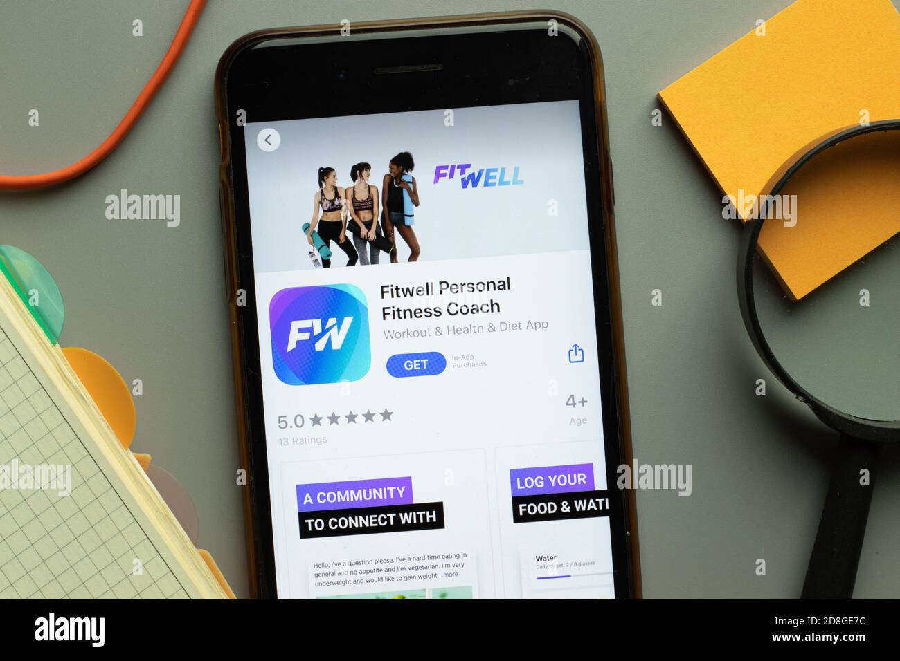 New York, Etats-Unis - 26 octobre 2020 : logo de l'application mobile Fitwell Personal Fitness Coach sur l'écran du téléphone, illustration éditoriale Banque D'Images