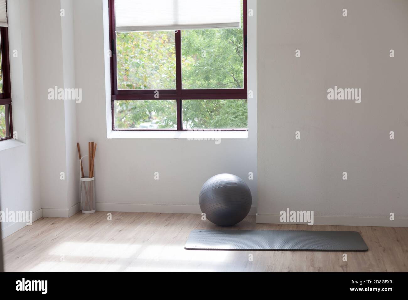 espace confortable pour faire des exercices de sport, méditer, yoga, pilates Banque D'Images