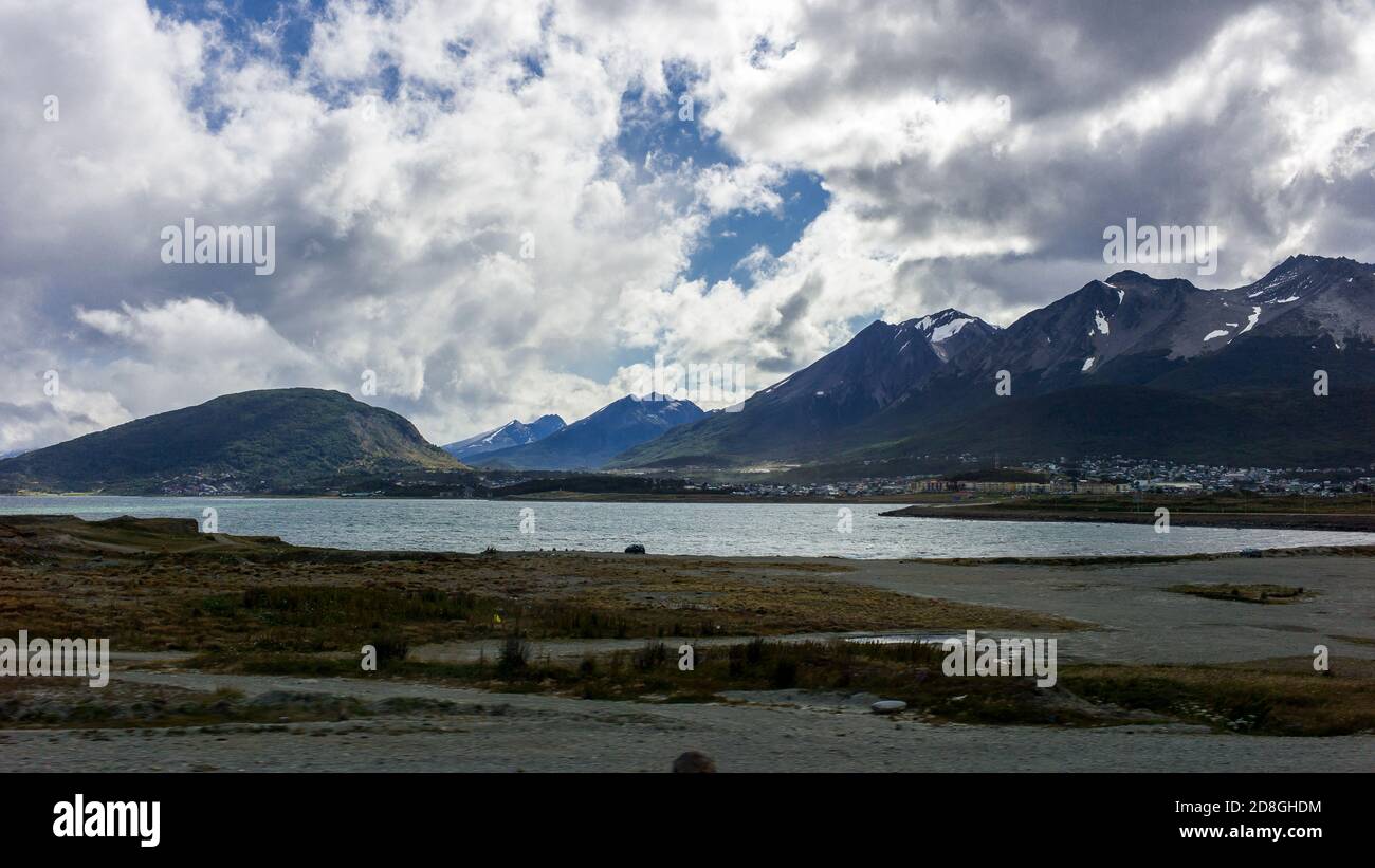 --FILE--la vue sur la rue de la ville la plus méridionale du monde, connue sous le nom de "la fin du monde", Ushuaia, Argentine, 16 février 2016. Banque D'Images