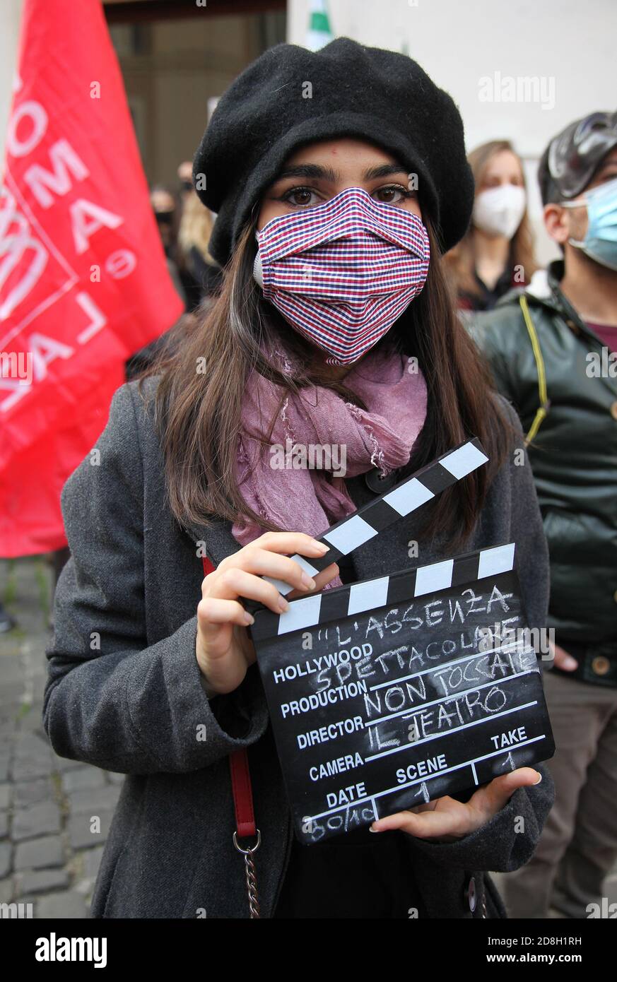 Rome, Italie. 30 octobre 2020. Rome, protestation à Montecitorio, des travailleurs du divertissement contre les mesures mises en œuvre par le nouveau DPCM qui exigent la fermeture de salles et cinémas en photo: Crédit: Agence de photo indépendante/Alamy Live News Banque D'Images