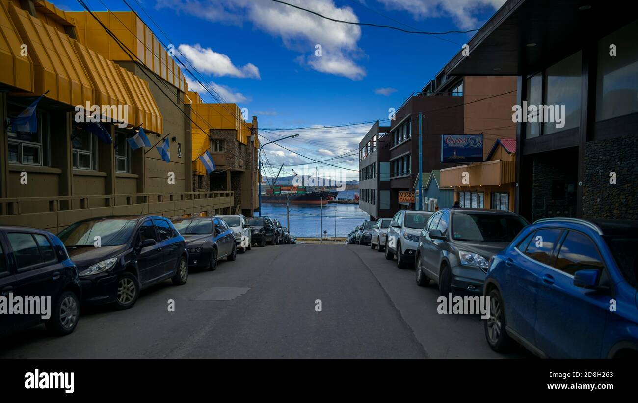 --FILE--la vue sur la rue de la ville la plus méridionale du monde, connue sous le nom de "la fin du monde", Ushuaia, Argentine, 16 février 2016. Banque D'Images