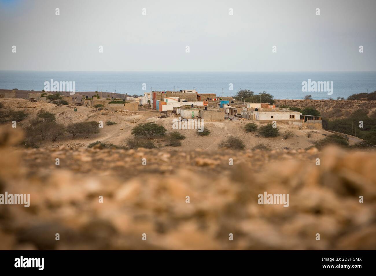 Le petit village isolé de Barreiro sur l'île de Maio, Cap-Vert, Afrique. Banque D'Images