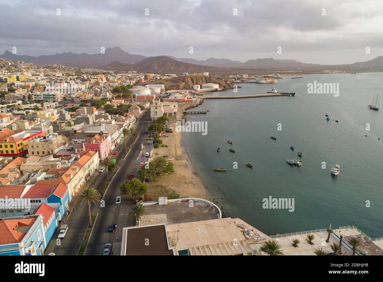 Mindelo est la capitale colorée et animée de l'île de Sao Vicente, Cabo Verde. Banque D'Images