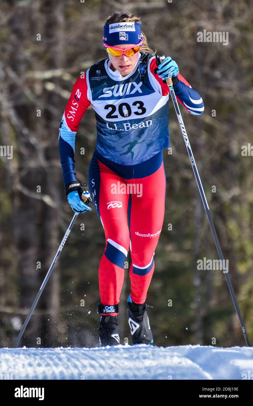 Jessie Diggins, médaillée d'or olympique, ski classique lors de la finale du Super Tour américain 2018, Craftsbury, Vermont, Outdoor Center, États-Unis. Banque D'Images