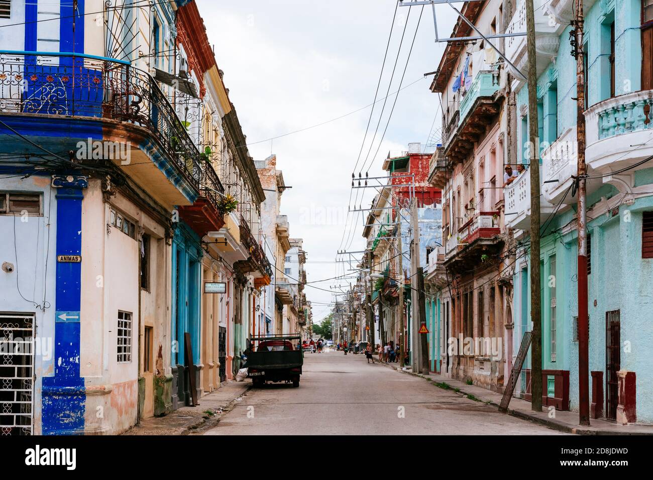 Rue Aramburu avec rue Ánimas. La Havane. Cuba, Amérique latine et Caraïbes Banque D'Images
