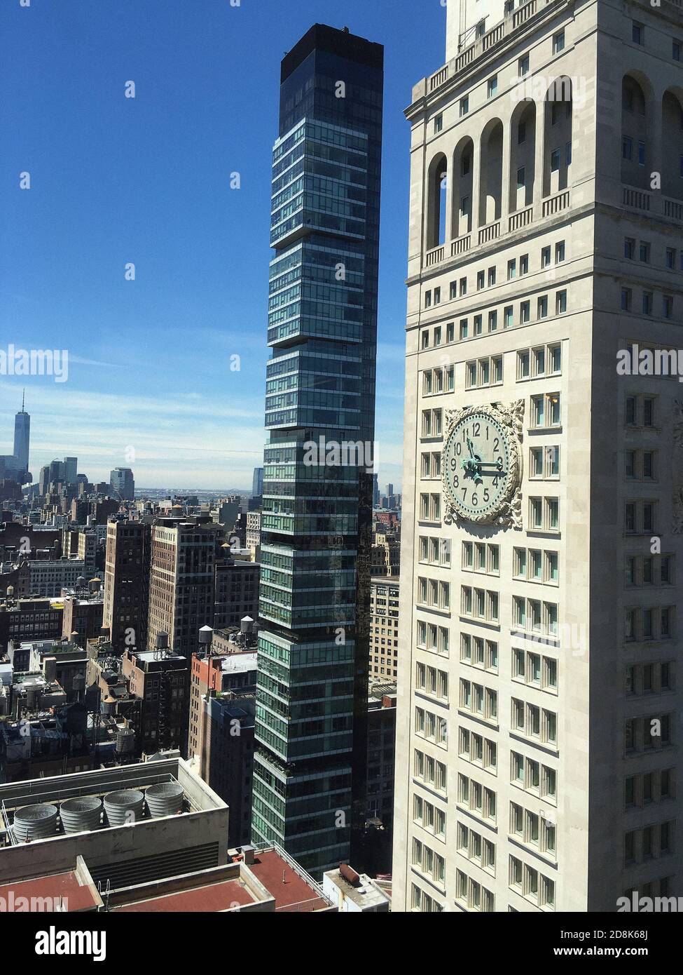 Met Life Tower, Foreground, One Madison Residential High-Rise, Background, New York City, New York, États-Unis Banque D'Images