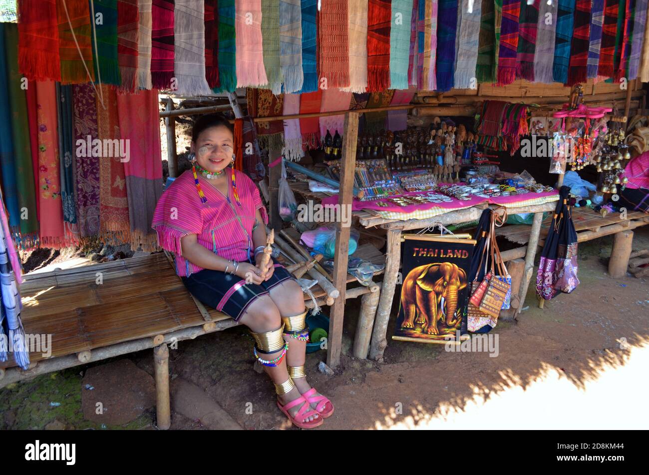 Chiang Rai, Thaïlande - long Neck Village fournisseur Banque D'Images