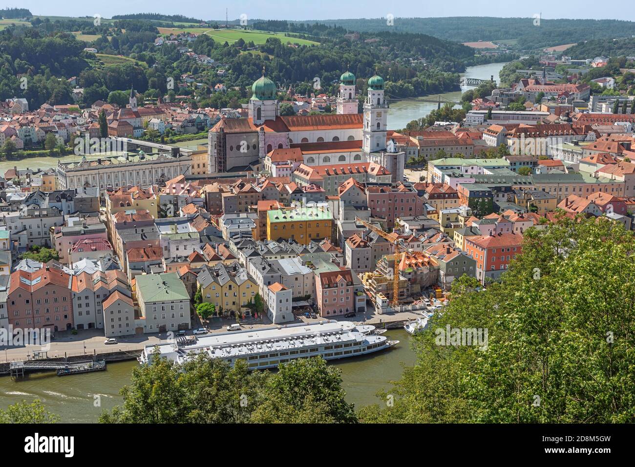 La vieille ville de Passau avec le Danube et le Auberge vue de Veste Oberaus Banque D'Images