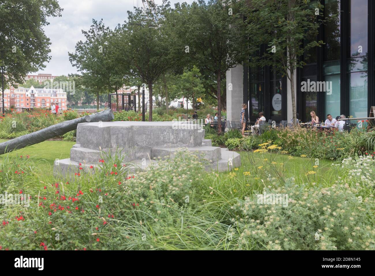 Riverlight Quay appartements bâtiments et domaine public Banque D'Images