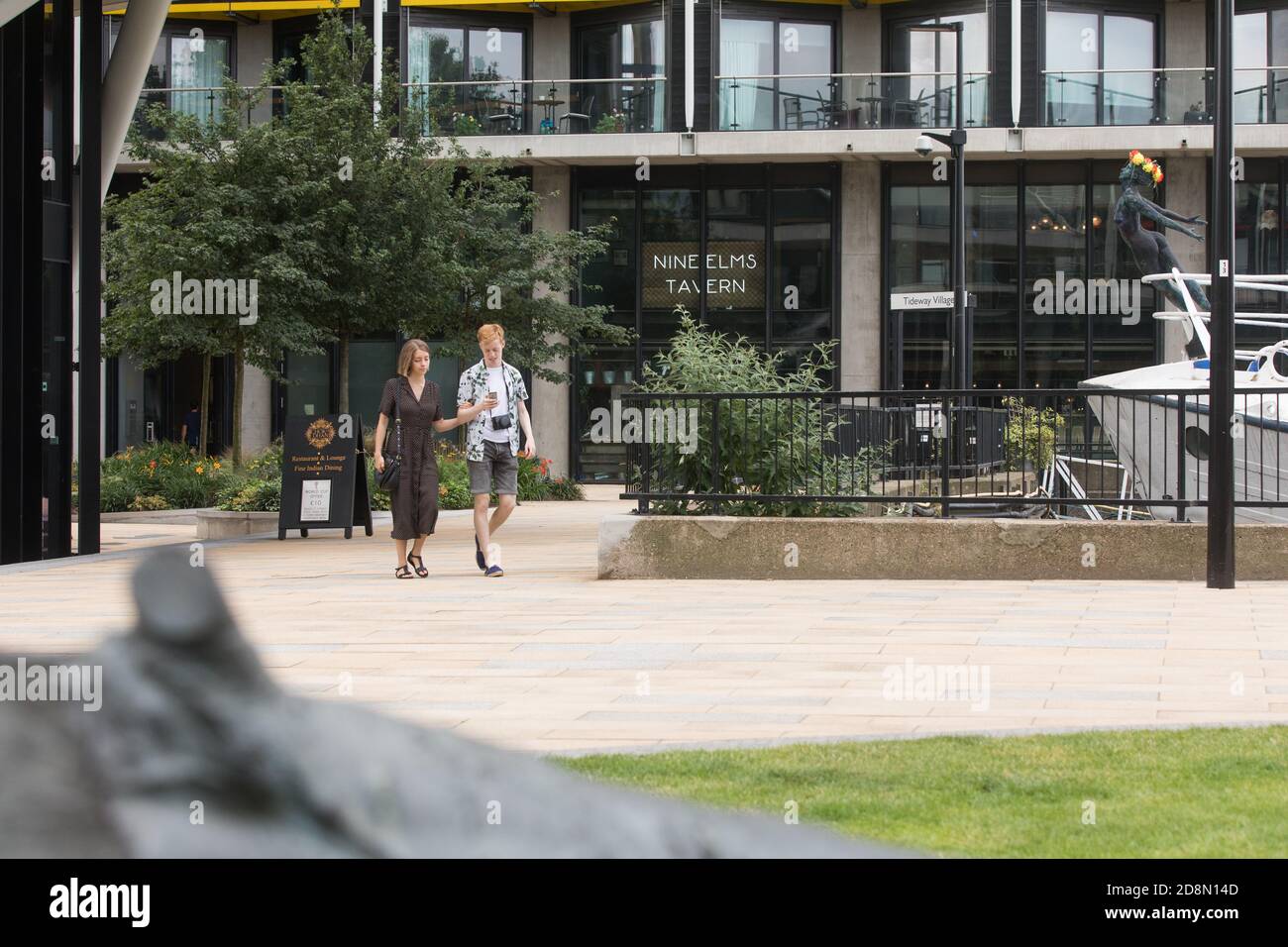 Riverlight Quay appartements bâtiments et domaine public Banque D'Images