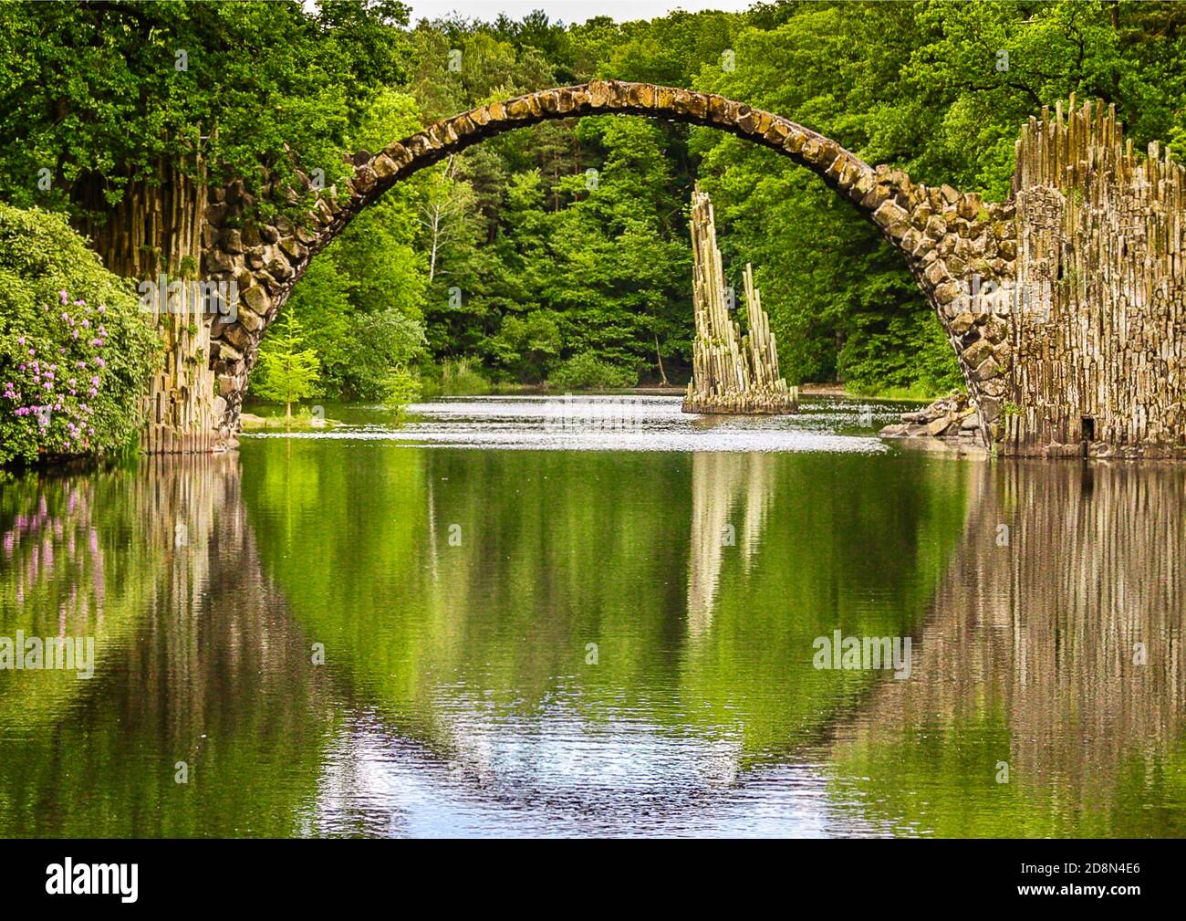 Belle photo de l'ancien pont rognée à partir de l'image originale par Kathleen Handrich et disponible sur le site du domaine public Pixabay Banque D'Images