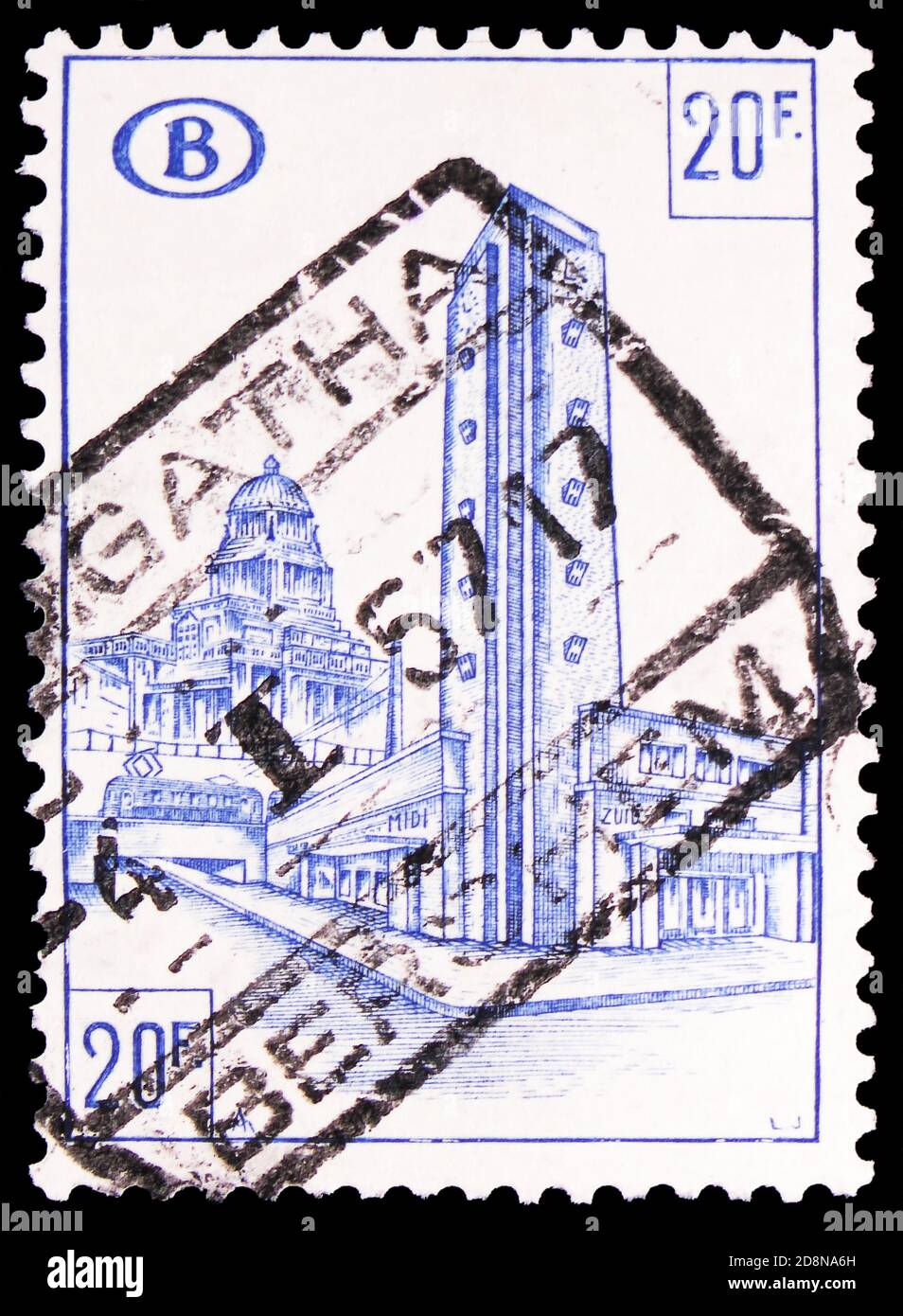 MOSCOU, RUSSIE - 8 OCTOBRE 2020: Timbre-poste imprimé en Belgique montre le timbre ferroviaire: Gare Bruxelles Sud, chemin de fer - Nord-Sud connexion Bruss Banque D'Images
