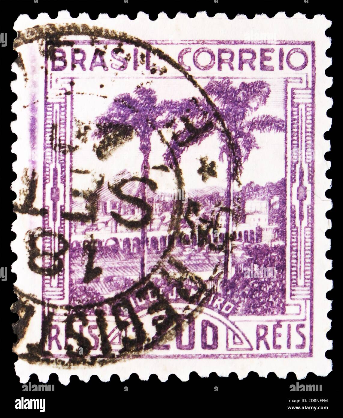 MOSCOU, RUSSIE - 8 OCTOBRE 2020: Timbre-poste imprimé au Brésil montre la vue de 'Arcos' - Rio de Janeiro, vers 1939 Banque D'Images