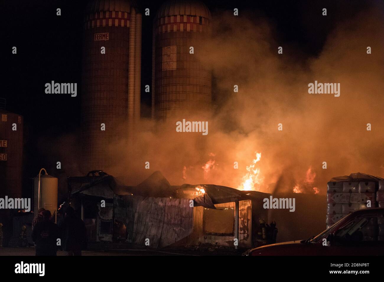 Grange de feu flamboyant. Banque D'Images