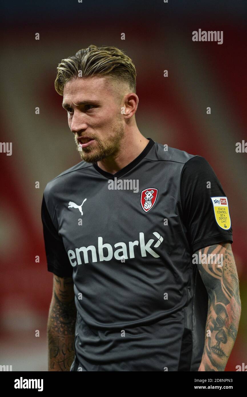 Angus MacDonald (21) de Rotherham s'est Uni après le match Banque D'Images