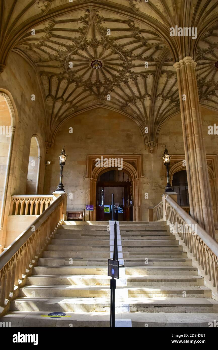 L'escalier Hall de Christ Church, Oxford, Angleterre, apparaît dans les films de Harry Potter Banque D'Images