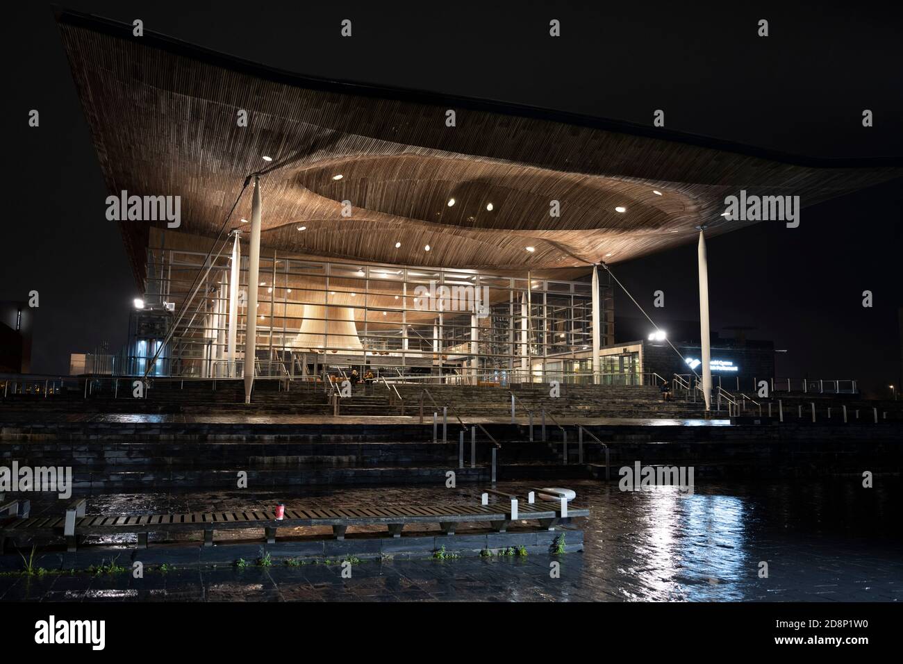 Une vue générale du Senedd, siège du Parlement gallois à Cardiff Bay, pays de Galles, Royaume-Uni. Banque D'Images