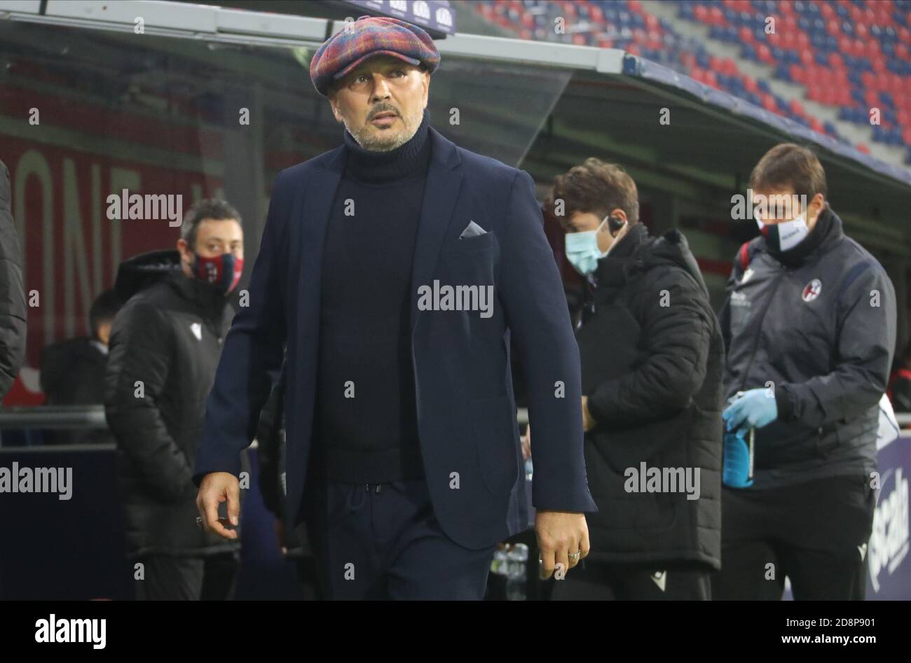 Bologne, Italie. 31 octobre 2020. L'entraîneur-chef de Bologne Sinisa Mihajlovic pendant le match de football italien Serie A Bologna FC vs Cagliari Calcio au stade Renato Dall'Ara de Bologne, Italie, 31 octobre 2020. - photo Michele Nucci/LM crédit: Michele Nucci/LPS/ZUMA Wire/Alay Live News Banque D'Images