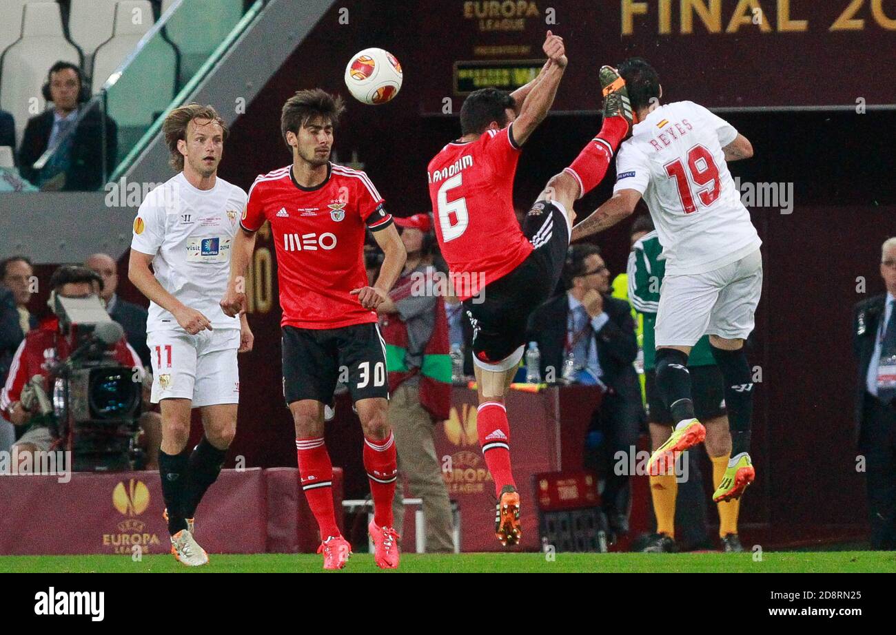 André Gomes , Ruben Amorim de Benfica et José Antonio Reyes , Ivan Rakitique du FC Séville pendant l'Europa League 2013 - 2014 ,Juventus Stadium, Turin le 14 2014 MAI à Turin , Italie - photo Laurent Lairys / DPPI Banque D'Images