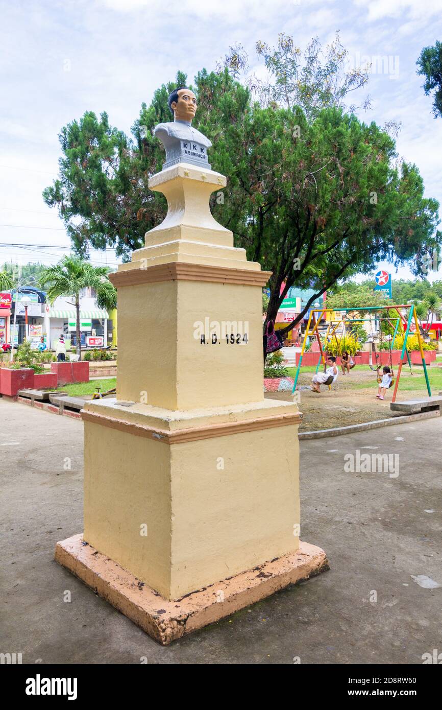 Un monument sur une place publique aux Philippines Banque D'Images