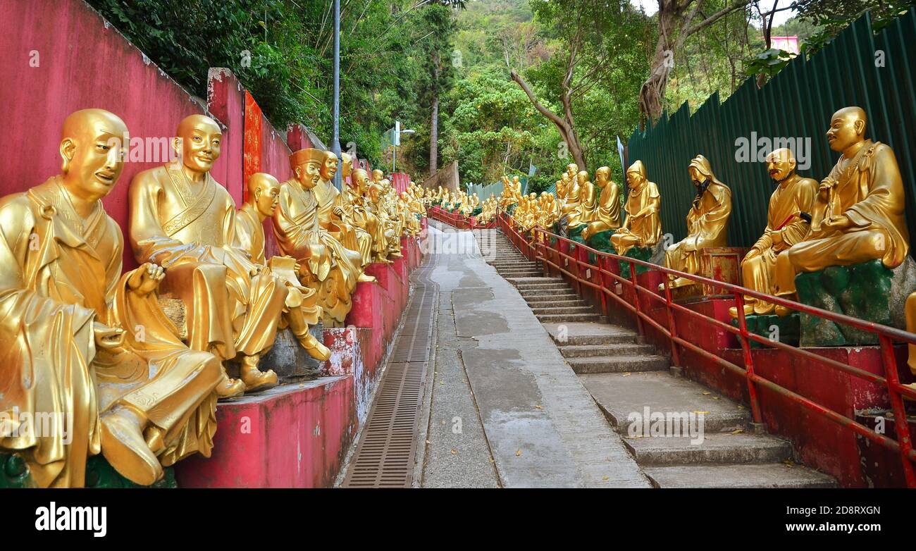 HONG KONG, CHINE - MARS 13: Statue de Bouddha dix mille Monastère de Bouddhas Hong Kong Banque D'Images