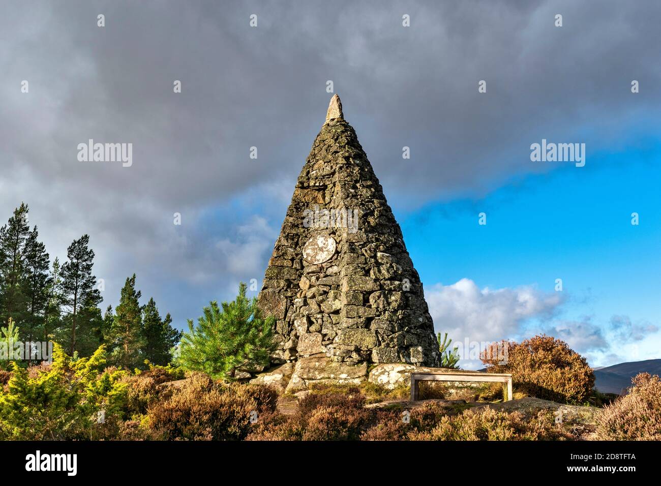 BALMORAL CAIRNS ROYAL DEESIDE ECOSSE L'ACHAT CAIRN Banque D'Images