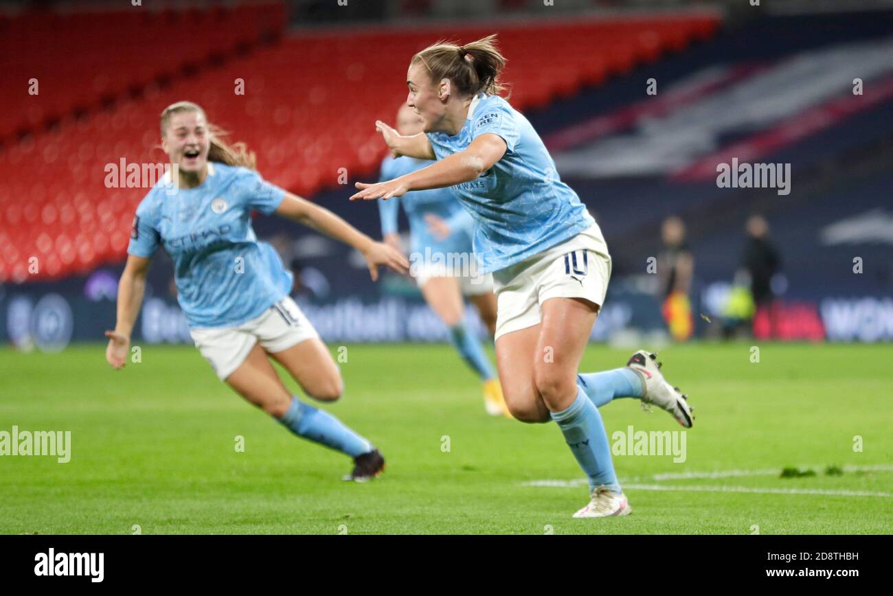 Georgia Stanway, de Manchester City, célèbre le deuxième but de sa partie lors de la finale de la coupe féminine FA au stade Wembley, à Londres. Banque D'Images