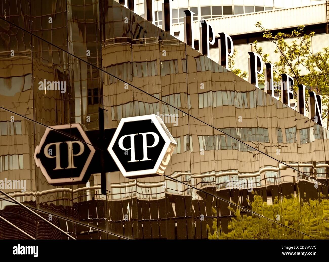 vetement philipp plein