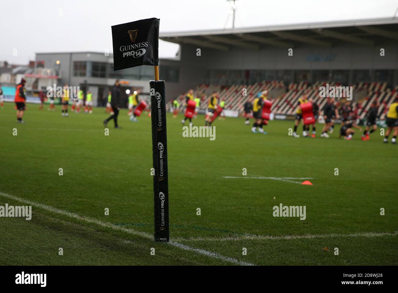 Newport, Royaume-Uni. 1er novembre 2020. Vue générale du drapeau de la ligne de touche Guinness Pro14 avant le match. Guinness Pro14 Rugby, Dragons v Munster Rugby à Rodney Parade à Newport le dimanche 1er novembre 2020. photo par Andrew Orchard/Andrew Orchard sports photographie/Alamy Live News crédit: Andrew Orchard sports photographie/Alamy Live News Banque D'Images