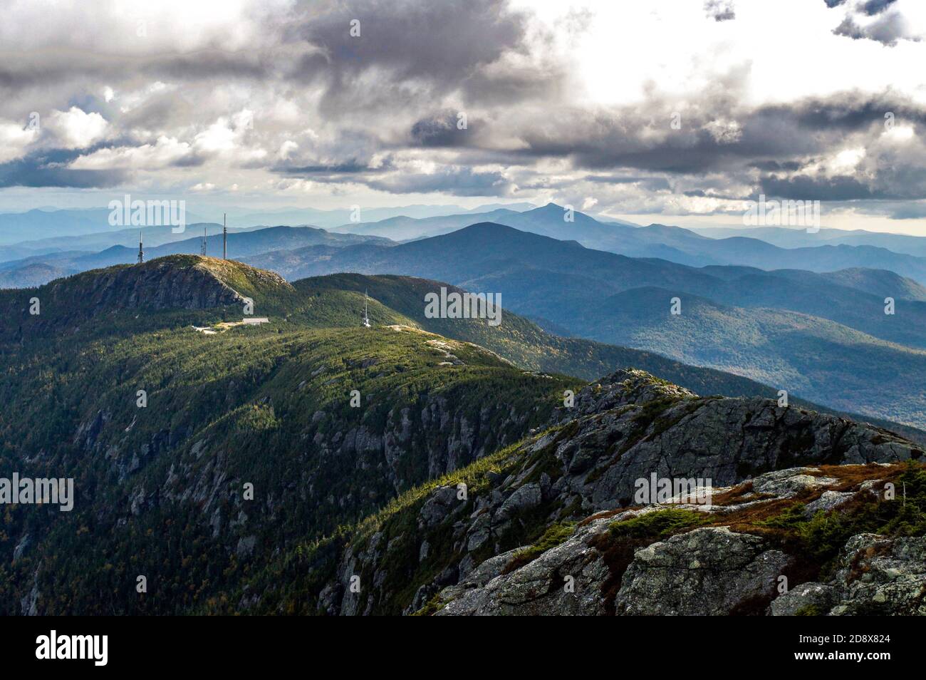 Tours sur le Mont Mansfield avant la tempête Banque D'Images