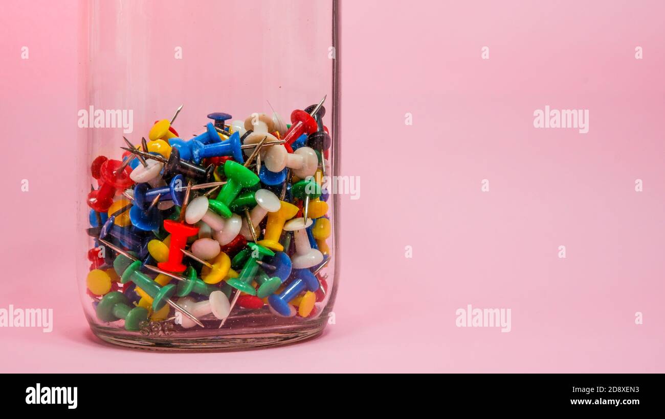 Bouteilles en verre recyclées et réutilisées Banque D'Images