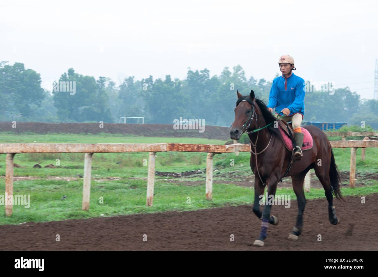 Un cavalier était dans la ligne de piste, Bandung Indonésie Banque D'Images