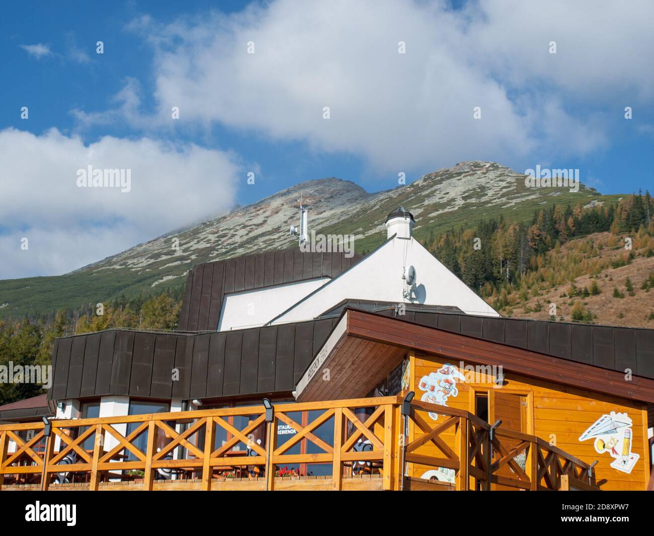 Vysoke Tatry, Slovaquie - 10 octobre 2018 : refuge de montagne à Solisko situé à une altitude de 1840 m au-dessus du niveau de la mer. Sur les pentes de Predné Solis Banque D'Images