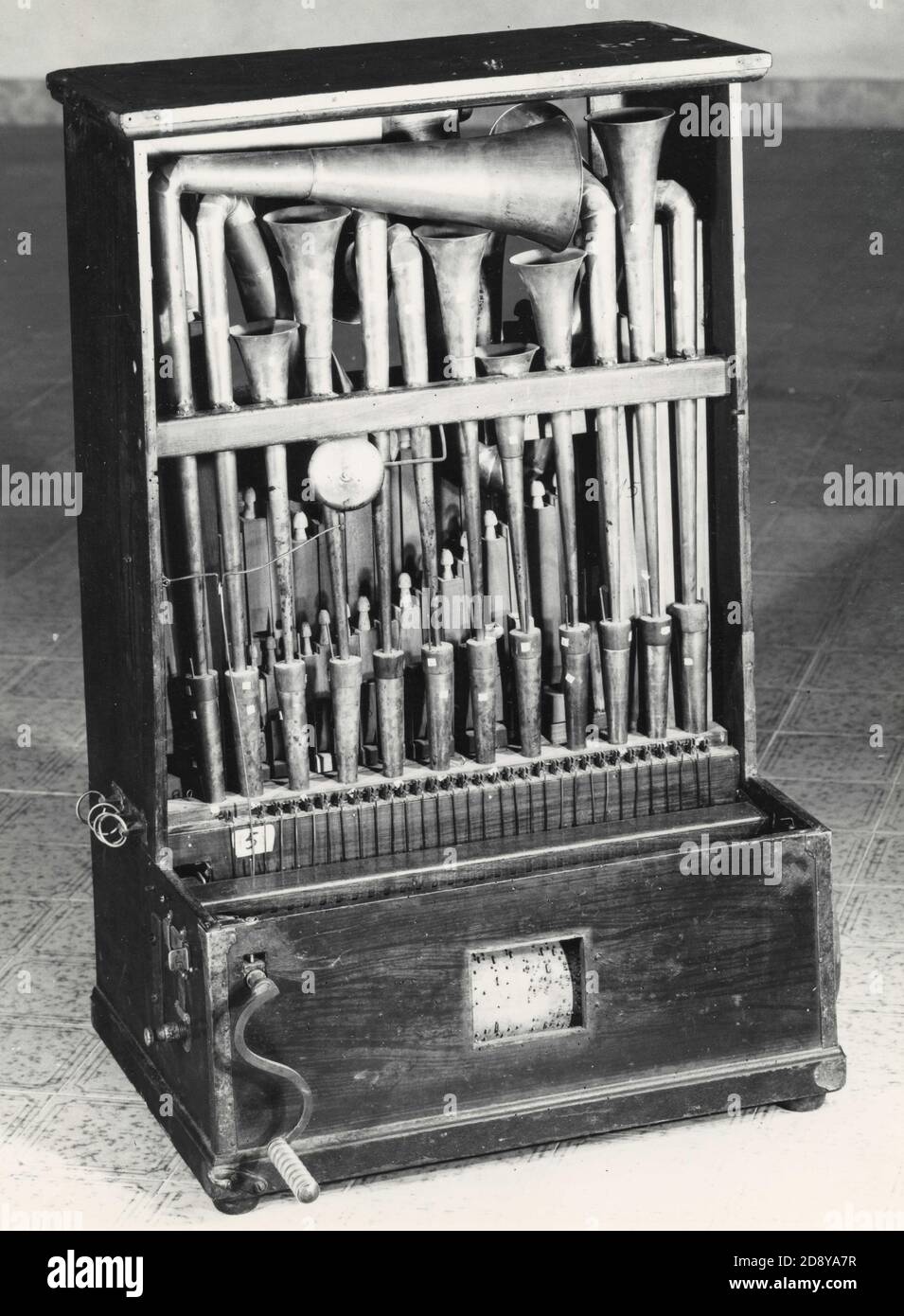Boîte à musique ancienne à musique d'orgue à lames Banque D'Images
