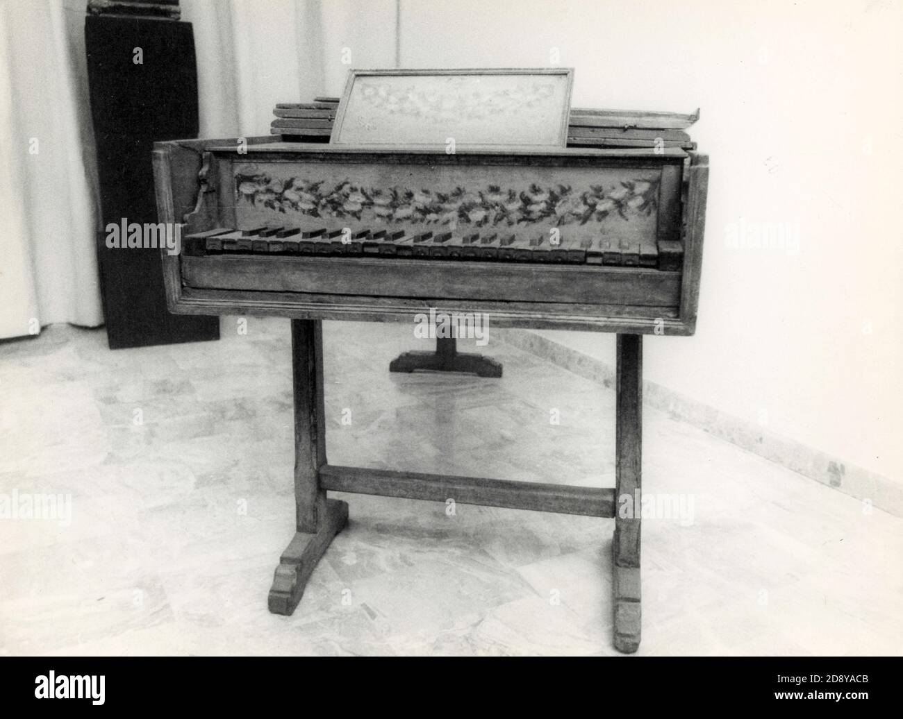 Piano antique Banque D'Images