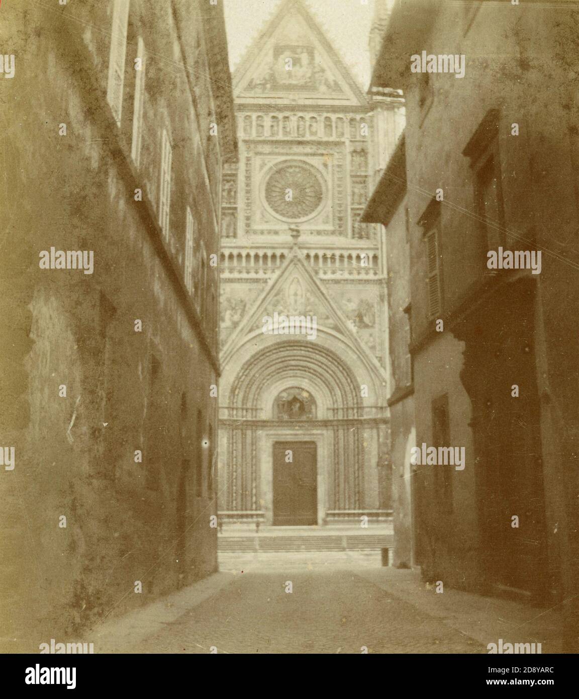 Vue sur la cathédrale depuis les ruelles, Orvieto, Italie 1909 Banque D'Images