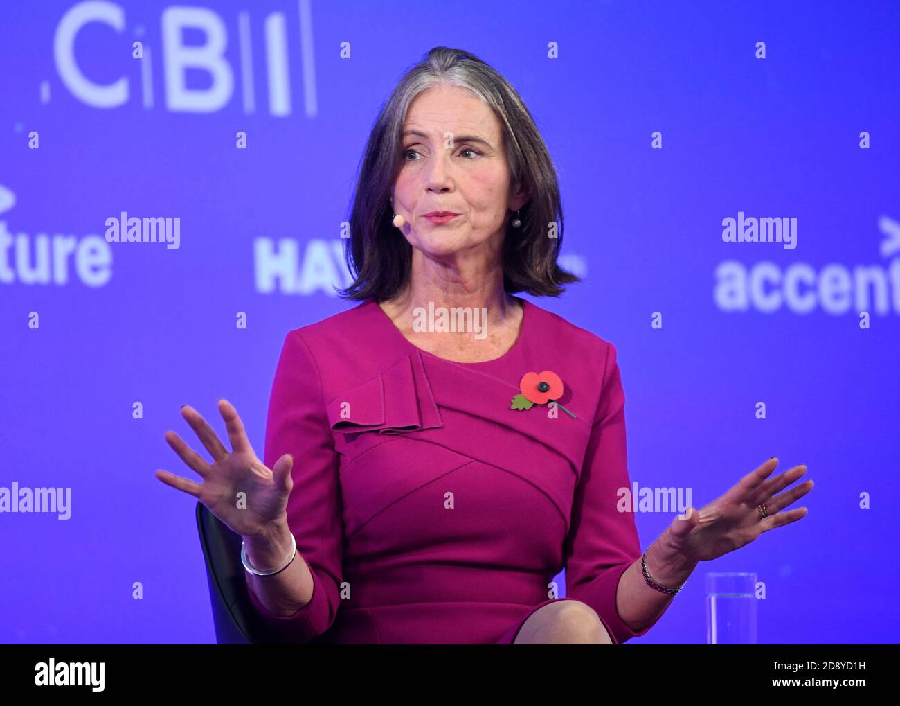 Dame Carolyn Fairbairn s'exprimant lors de la conférence annuelle de la CBI au siège de l'ITN, dans le centre de Londres. Banque D'Images