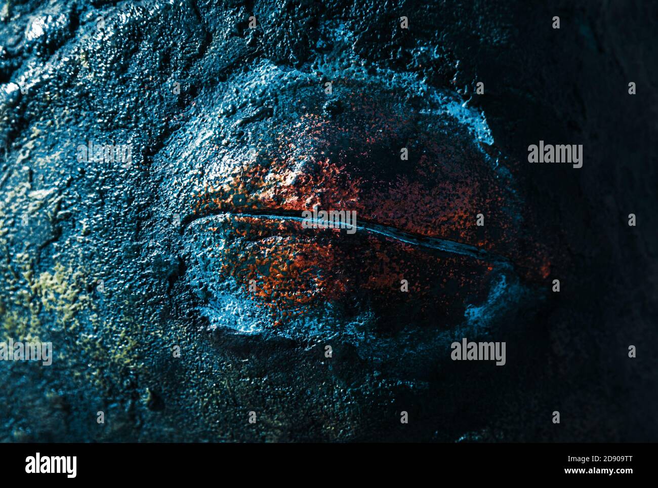 Fond en métal rouillé abstrait multicolore. Fond en fer recouvert de rouille et de peinture multicolore Banque D'Images