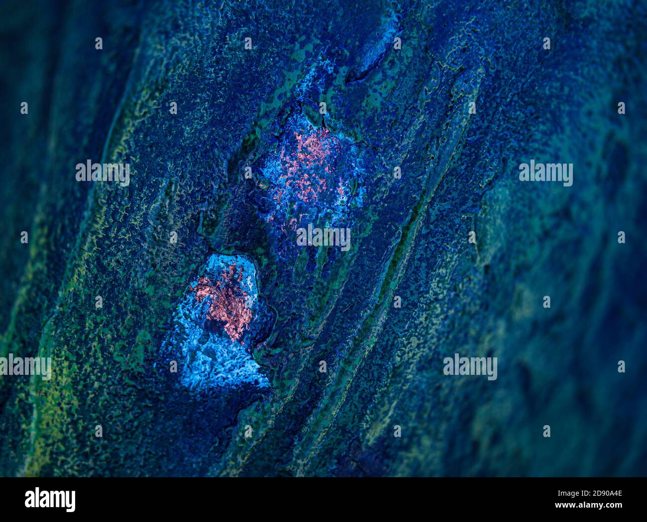 Fond en métal rouillé abstrait multicolore. Fond en fer recouvert de rouille et de peinture multicolore Banque D'Images