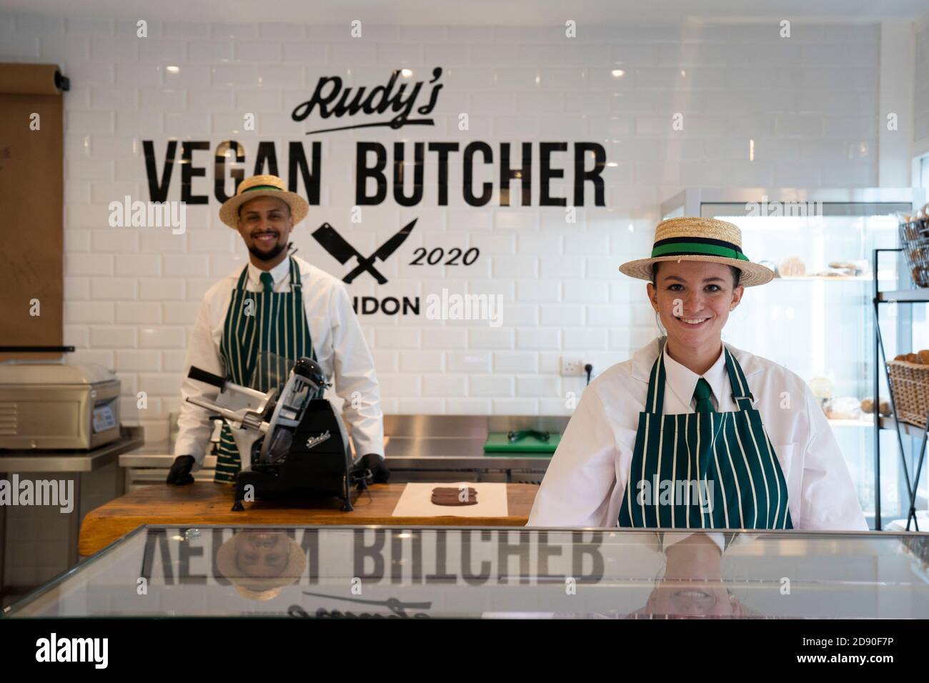 Le Stafff at Rudys Vega Butcher Delicatessen ouvre à Islington Londres. Banque D'Images